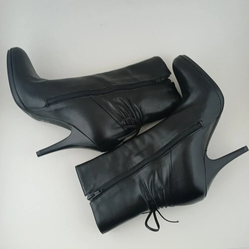 Gianni Bini Black Leather Ankle Boots Women's‎ 7M Side Zip Bow Made in Brazil